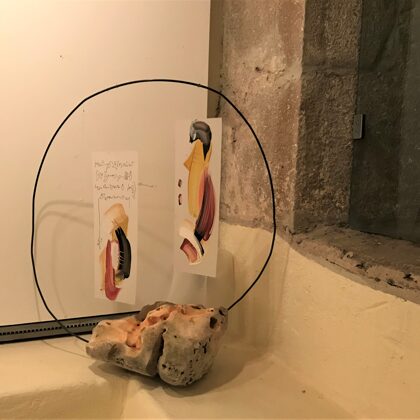 Il cerchio riflesso, 2018, olio su fogli in poliestere, ferro, pietra,  50x50